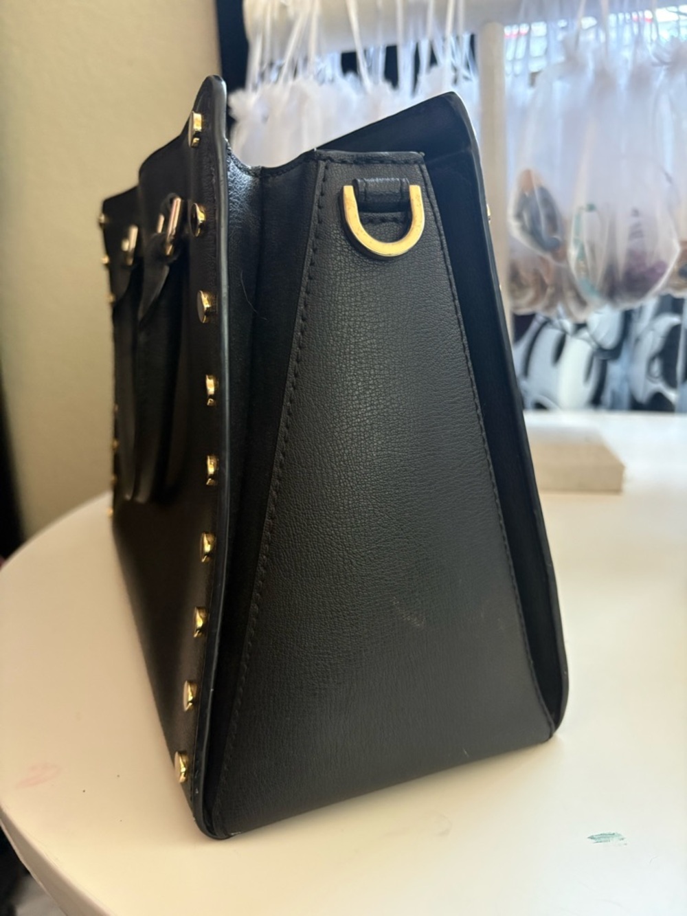 👜Michael Kors Black Leather Satchel with Gold Stud Accents - Picture 2 of 10